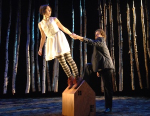 Deux comédiens de la pièce WOLFE dEmma Haché