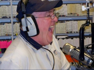 L'animateur Claude Bossé lors de la 800e émission de «Votre Soirée Western» à CJEM, le 17 janvier 2008