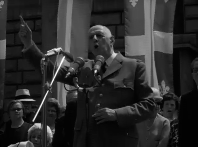 Le général de Gaulle au balcon de l'hôtel de ville de Montréal, 24 juillet 1967. Ville de Montréal.